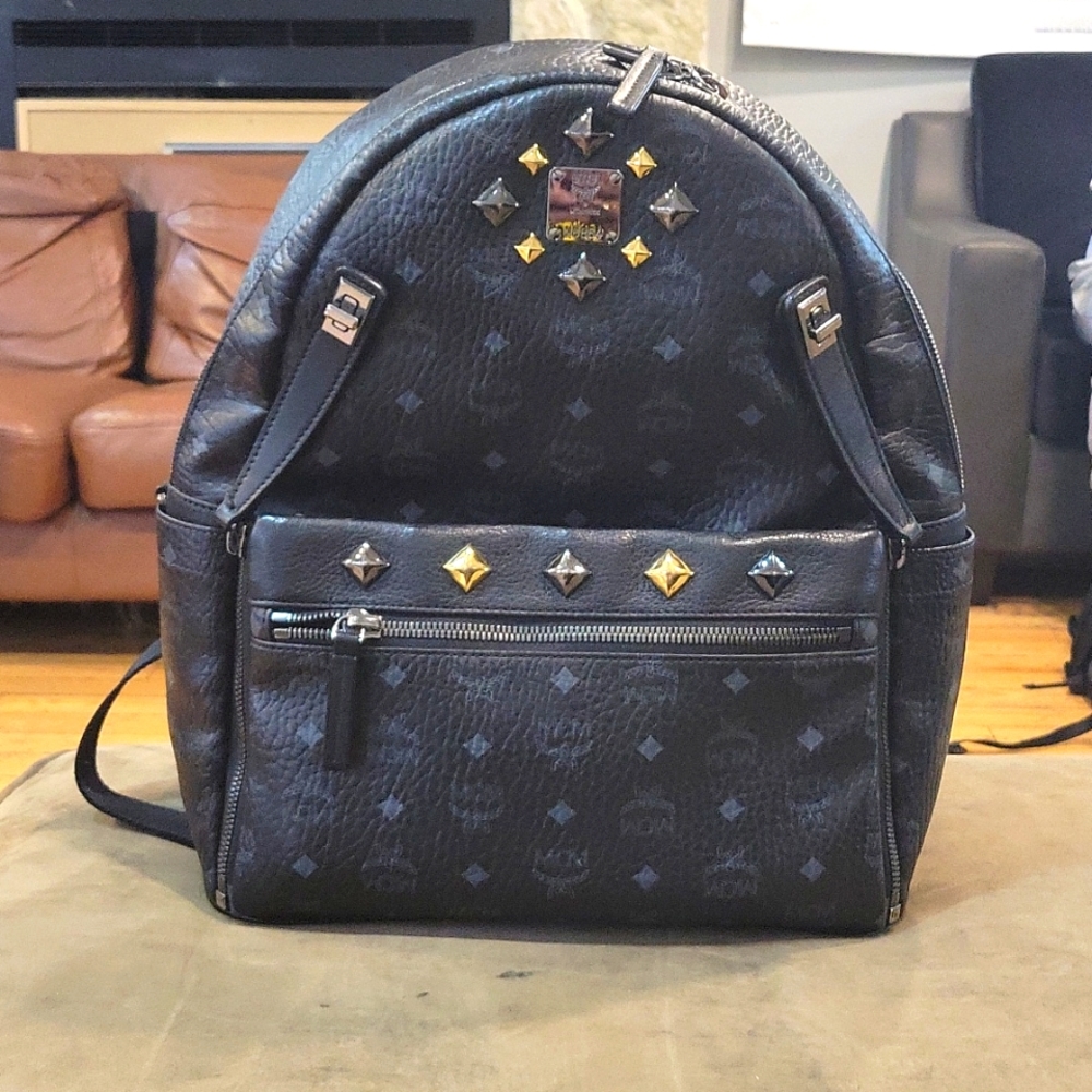 MCM Munched back pack with removable clutch